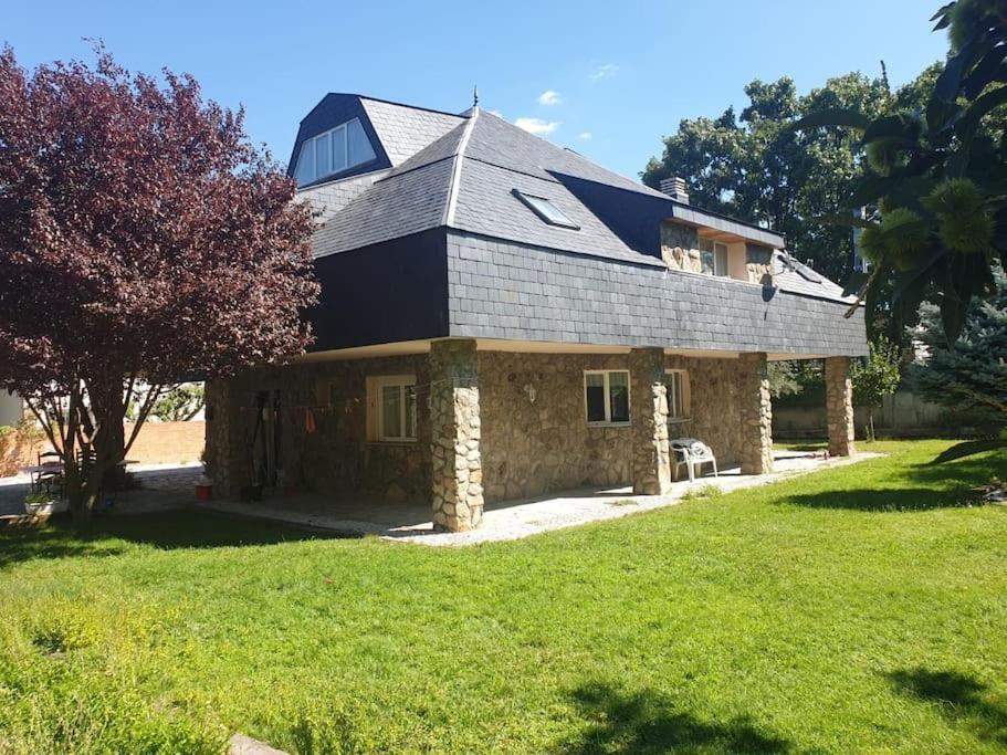 Chalet De 5 Habitaciones En La Sierra De Madrid El Olivo De Miraflores Miraflores de la Sierra Luaran gambar